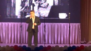 Андрей Котов исполняет песню "Поговори со мною мама"