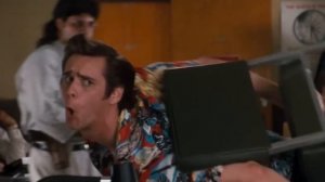 Эйс Вентура. Разговор жопой с полицейским.