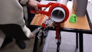 Труборез со сменным резцом и снятием фаски Rotorica в стационарном положении. Акватерм 2023.