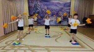 Танец: "Листики-кораблики"