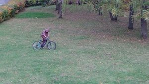 Экстремальный спуск на велосипеде.