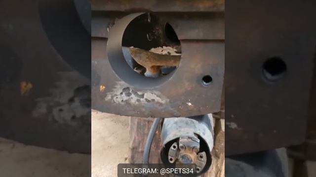 Ремонт крепления переднего моста трактора CASE 310 смотреть онлайн