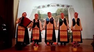 Русская народная песня "Есть любовь или нет я незнаю"