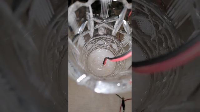 БЕЗЩЕЛОЧНОЙ / БЕЗСОЛЕВОЙ  ЭЛЕКТРОЛИЗ. ВОДА БУТИЛИРОВАННАЯ СУЗДАЛЬСКАЯ vs ВОДА ИЗ СКВАЖИНЫ 40 МЕТРОВ