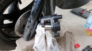 SUZUKI ADDRESS V125S . КЛИНЯТ ТОРМОЗА