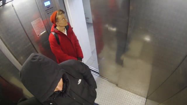 Аришнев напал на Вильяма Бруно в лифте | Пранки над Бруно смотреть онлайн