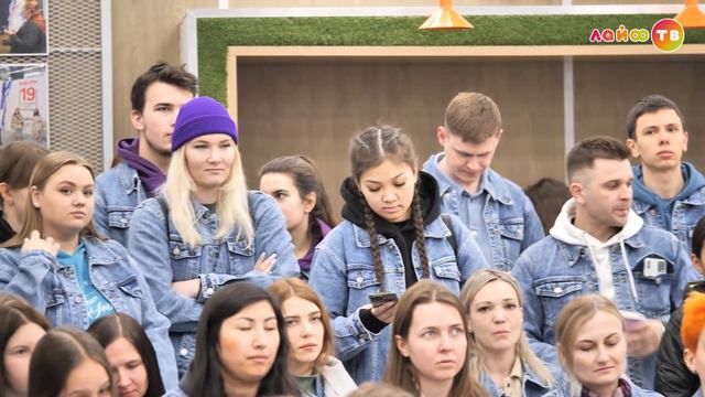 На Всемирный фестиваль молодежи отправились 108 оренбуржцев смотреть онлайн