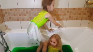 СЛИЗЬ В ВАННОЙ! Glibbi Slime.