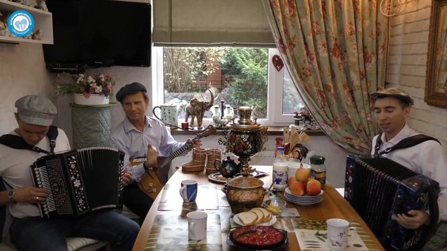 К нам приехали Уральские гармонисты - добры молодцы!! Россия у нас одна, а душа её в гармони! смотреть онлайн