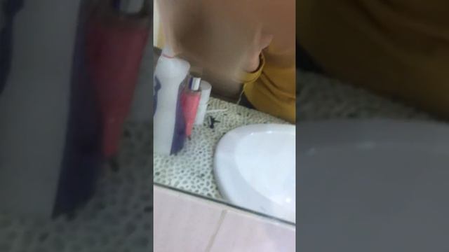 Чистка зеркала Салфеткой для стекла от Гринвей
