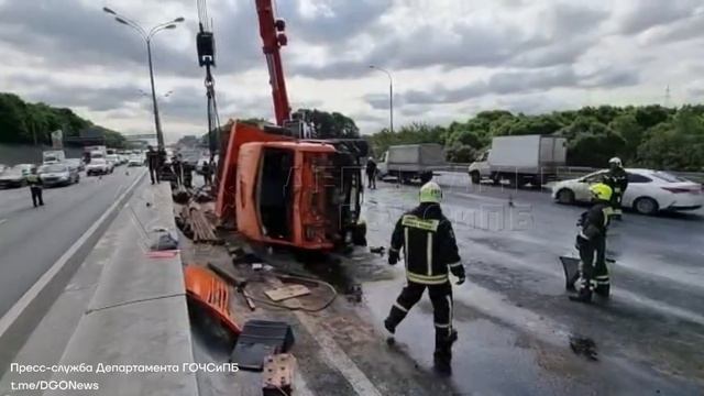 ДТП на 25 км МКАД, 8 июля 2022..MOV смотреть онлайн