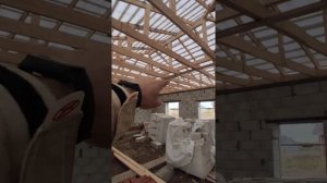 стропильная система сложной кровли.  расстояние между стен 8м.