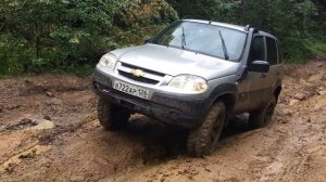 Pajero или Шевроле Нива. Подъём к озеру Хурлакель