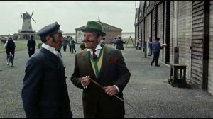 Воздушные приключения, 1965. Вы уверены, что он меньше меня?