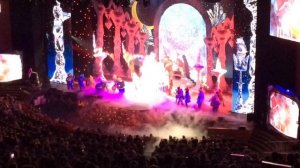 Новогодняя елка 2019 -крокус сити «день рождения Деда Мороза»