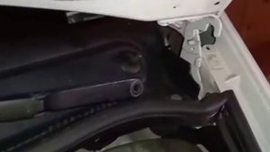 Попадает вода под капот Рено Трафик