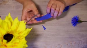 Васильки из фоамирана. Первая часть