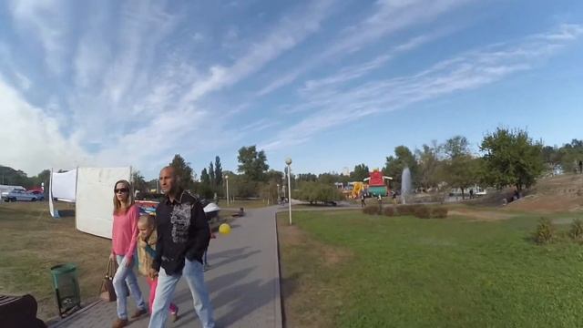 Покровская ярмарка. Казаки на ходулях. Украшения из цветов. Часть 1 смотреть онлайн