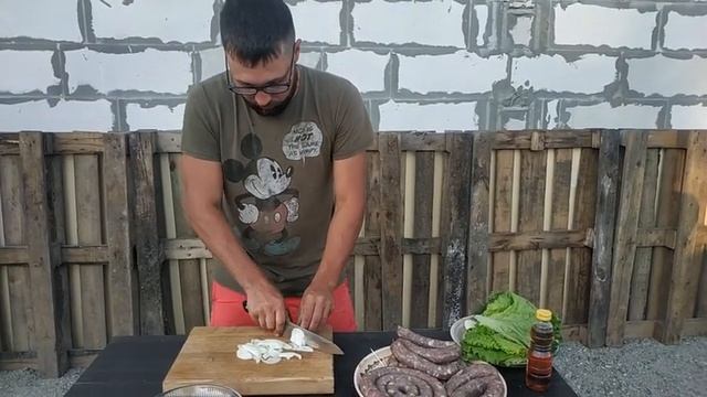 Домашние купаты (колбаски) для гриля!!!! жарим на мангале и коптим! смотреть онлайн