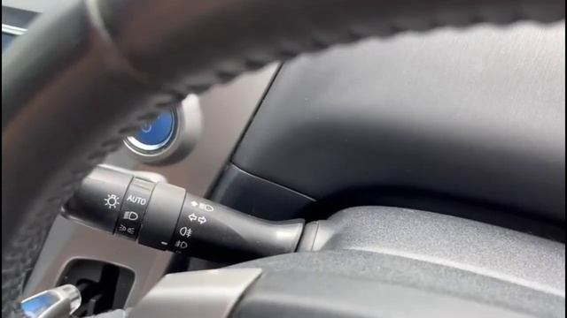 Toyota Prius 1.8 VVTi Excel TSS 5dr CVT Auto 2019 смотреть онлайн