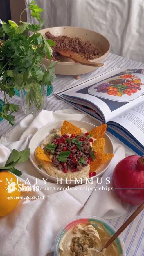 Хумус с зернами граната и чипсами смотреть онлайн