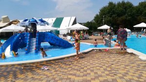 Обзор бассейна парк-отеля Лазурный берег Анапа