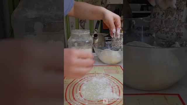 Ролик № 1414. Творожные пончики. Рецепт в конце ролика. смотреть онлайн