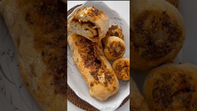 Хлеб 🥖 с орехами, базиликом и чесноком 🧄😋👍🐕Очень вкусно!