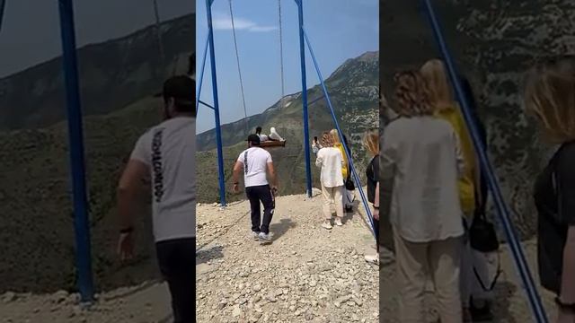 Jovens Despencam de Balanço na beira de um penhasco e sobrevivem;