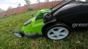 Аккумуляторная газонокосилка Greenworks G40LM49DB: обзор и тест
