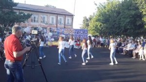 Очень легкий танец под песню але але