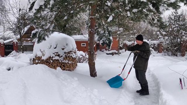 Скрепер для уборки снега Gardena. Опыт использования. Краткий обзор. смотреть онлайн