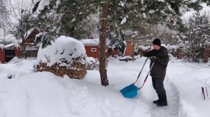 Скрепер для уборки снега Gardena. Опыт использования. Краткий обзор.
