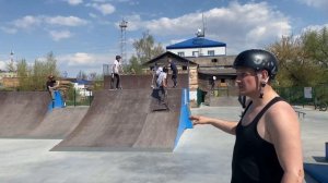 СЪЕХАЛ С ВЫСОКОЙ РАМПЫ НА САМОКАТЕ в 5 лет !!!