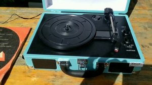 Супер приз! Проигрыватель винила Ritmix LP 160B