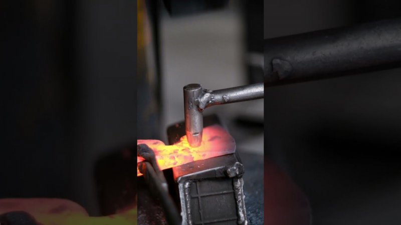 Установка клейма на топор #axe #blacksmith #forging