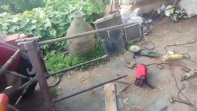 Вилы для больших рулонов (тюков) сена на минитрактор! смотреть онлайн