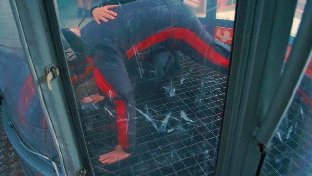 ПОЧТИ ПРЫГНУЛ С ПАРАШЮТА:))) ВЫБИТЬ ЛЕГУ В ПОЛЕТЕ? смотреть онлайн