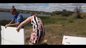 ПОСТРОИЛИ ПЛОТ ИЗ ПЕНОПЛАСТА ??