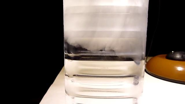 Мгновенное замерзание дистиллированной воды. смотреть онлайн