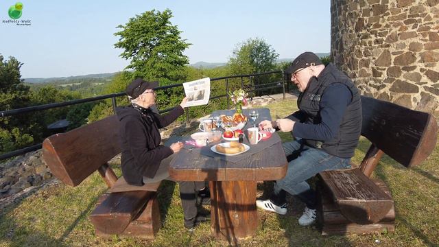 Real Life - Picknick auf der Liebenburg смотреть онлайн