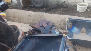 Разбираю телевизионый  кинескоп. Что находится внутри?