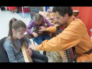 Гусли - детям! Уроки игры на гуслях - мастер-класс на форуме "Достояние России" Кирилл Богомилов