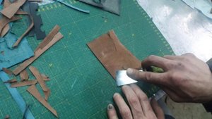 Шорный нож для работы с кожей