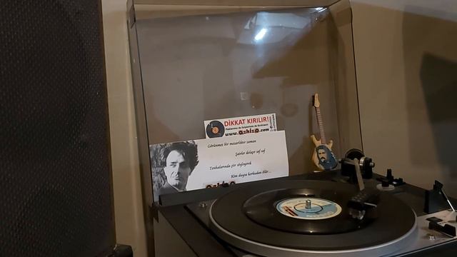 Ozhizo Plak: Esin Afşar - Zühtü 45'lik Plak Kaydı смотреть онлайн