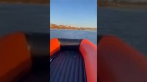 Тест на скорость надувной лодки Байкат (BaiKater) 470 против течения (модификация 2021 г)