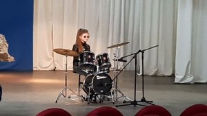 "Районы-кварталы", барабанная установка, Элина Кузнецова, 11 лет