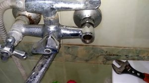 Своеобразный и простой ремонт "пол - оборотной" кран буксы на смесителе.