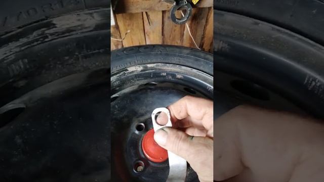 Дополнительный крепеж колёсного колпака без хомута! смотреть онлайн