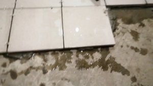 Как положить плитку на пол быстро /выравнивание полы